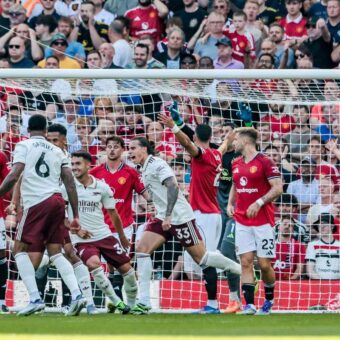 Arsenal Secure Narrow Victory Over Forest as Manchester United Stumble at Leeds Arsenal Secure Narrow Victory Over Forest as Manchester United Stumble at Leeds