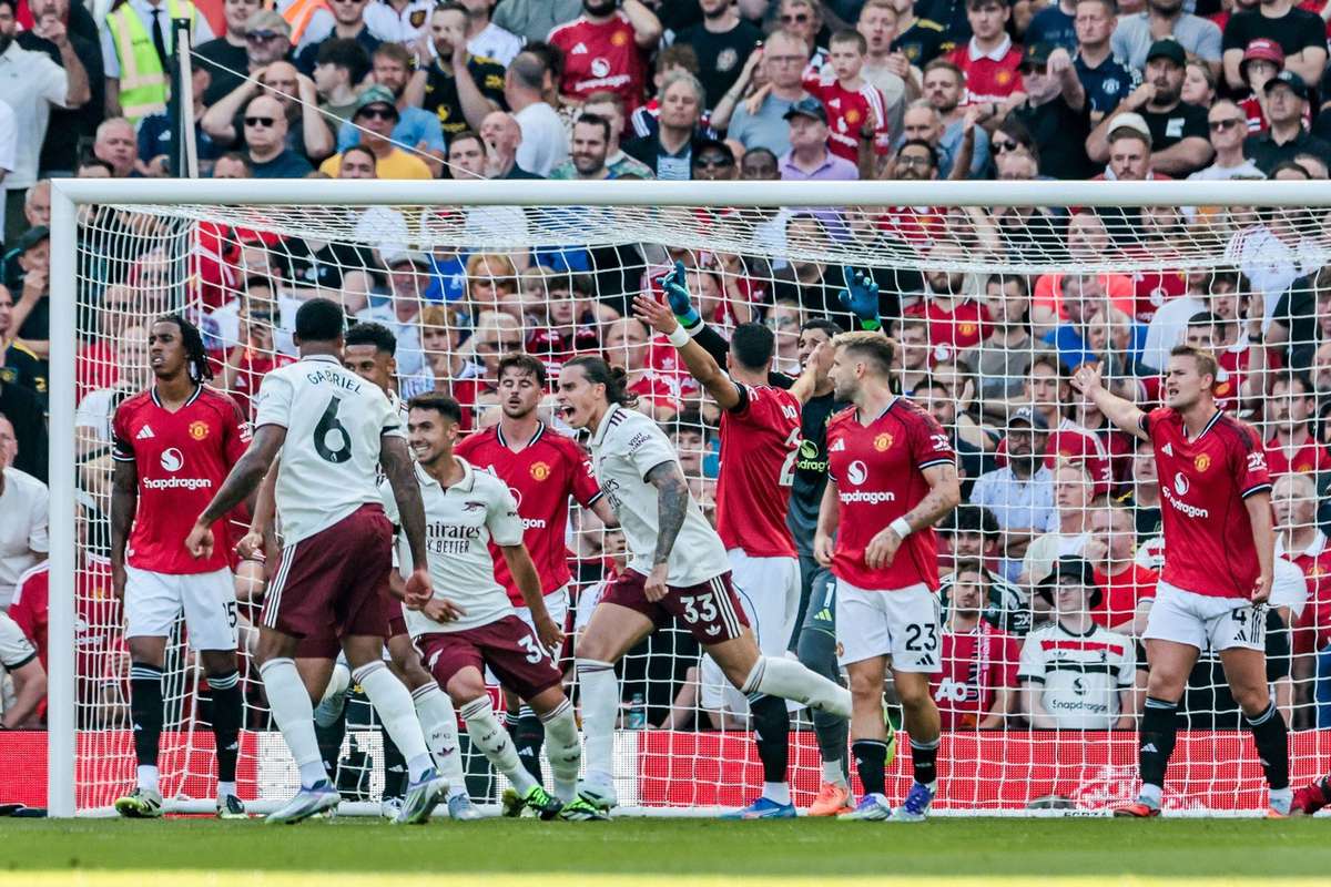 Arsenal Secure Narrow Victory Over Forest as Manchester United Stumble at Leeds Arsenal Secure Narrow Victory Over Forest as Manchester United Stumble at Leeds