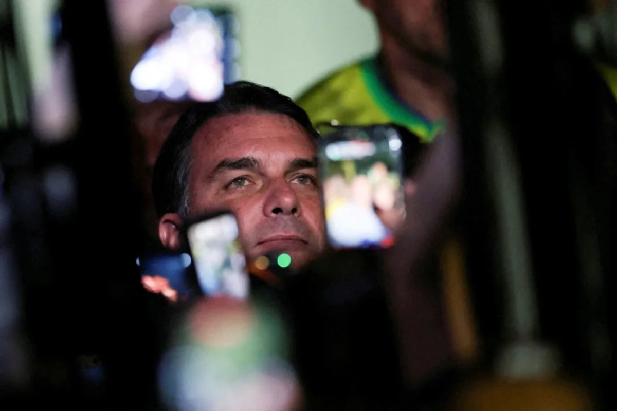 Brazilian Markets Brace for Rally as Flavio Bolsonaro Takes Surprise Lead Over Lula Brazilian Markets Brace for Rally as Flavio Bolsonaro Takes Surprise Lead Over Lula