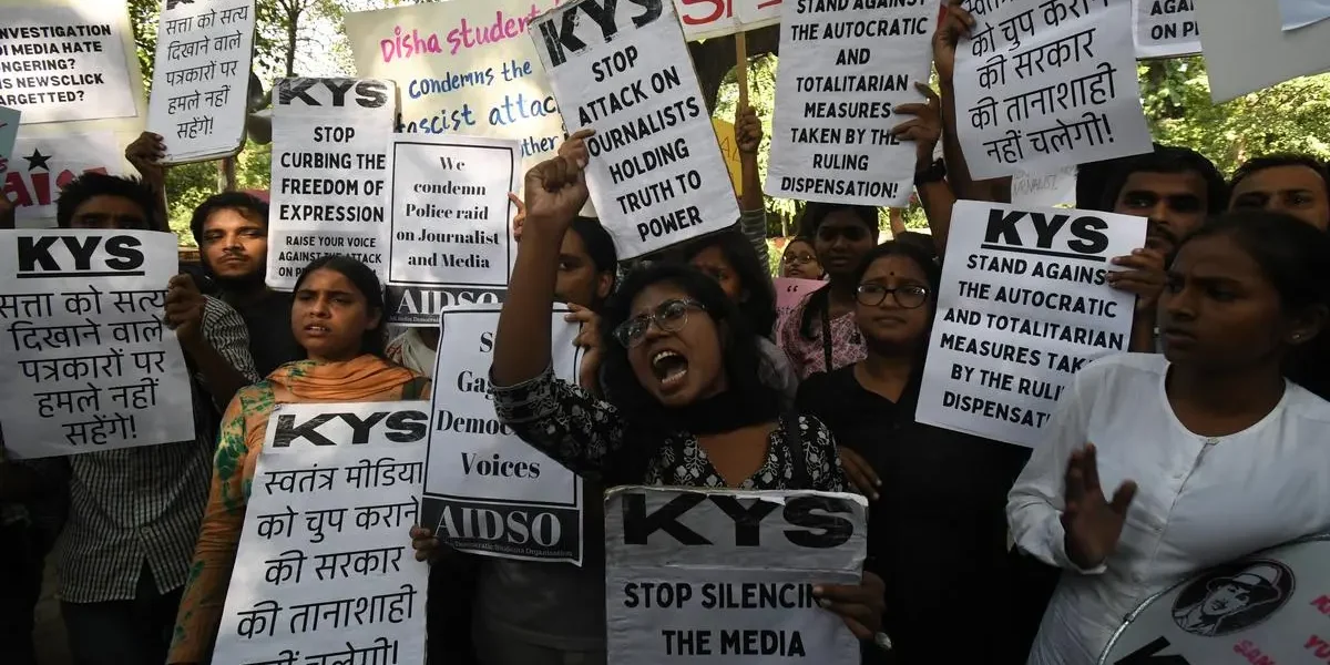 India Faces Criticism Over Journalist Crackdown During Youth Protests