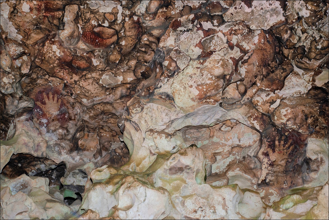 Ancient Sulawesi Cave Art Faces Destruction from Indonesia’s Worst Wildfires Ancient Sulawesi Cave Art Faces Destruction from Indonesia’s Worst Wildfires