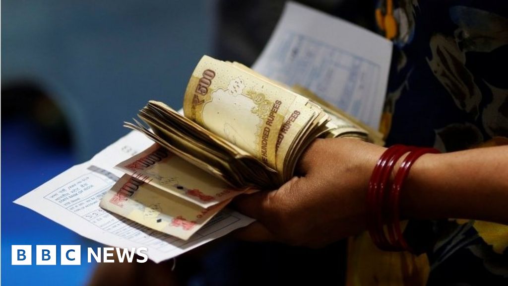 India’s Currency Controls Spark Unintended Bank Losses India’s Currency Controls Spark Unintended Bank Losses