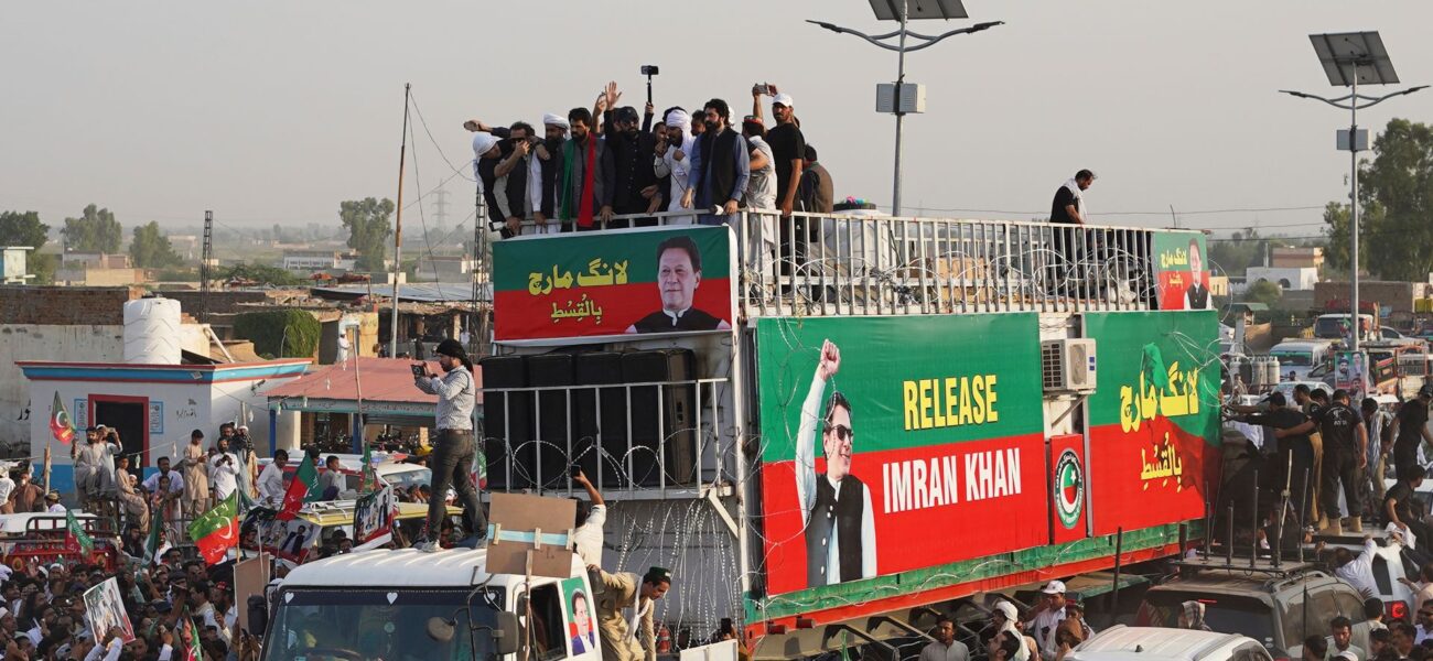 Imran Khan Supporters Begin March to Islamabad Amid Political Tensions Imran Khan Supporters Begin March to Islamabad Amid Political Tensions