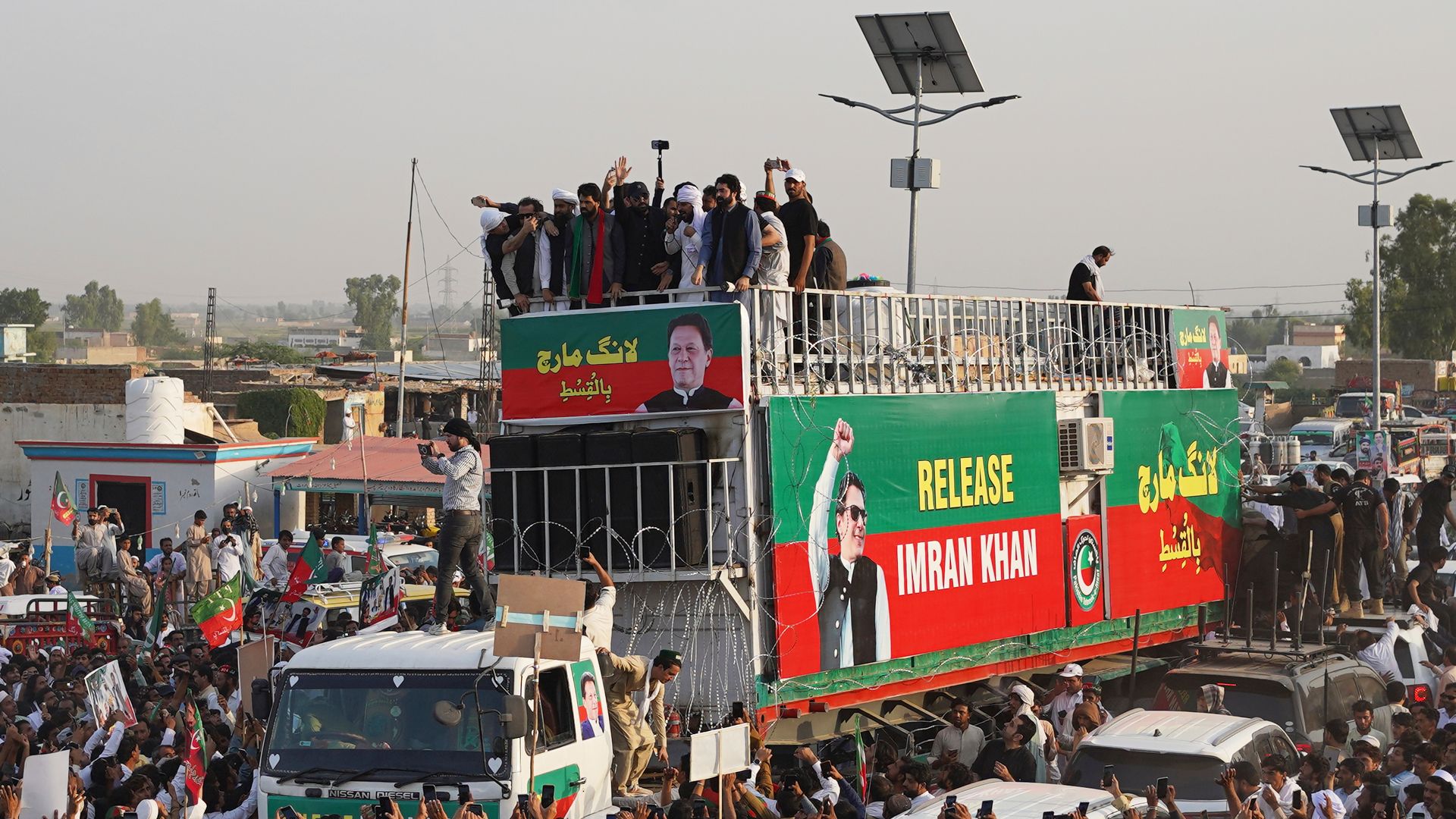 Imran Khan Supporters Begin March to Islamabad Amid Political Tensions Imran Khan Supporters Begin March to Islamabad Amid Political Tensions