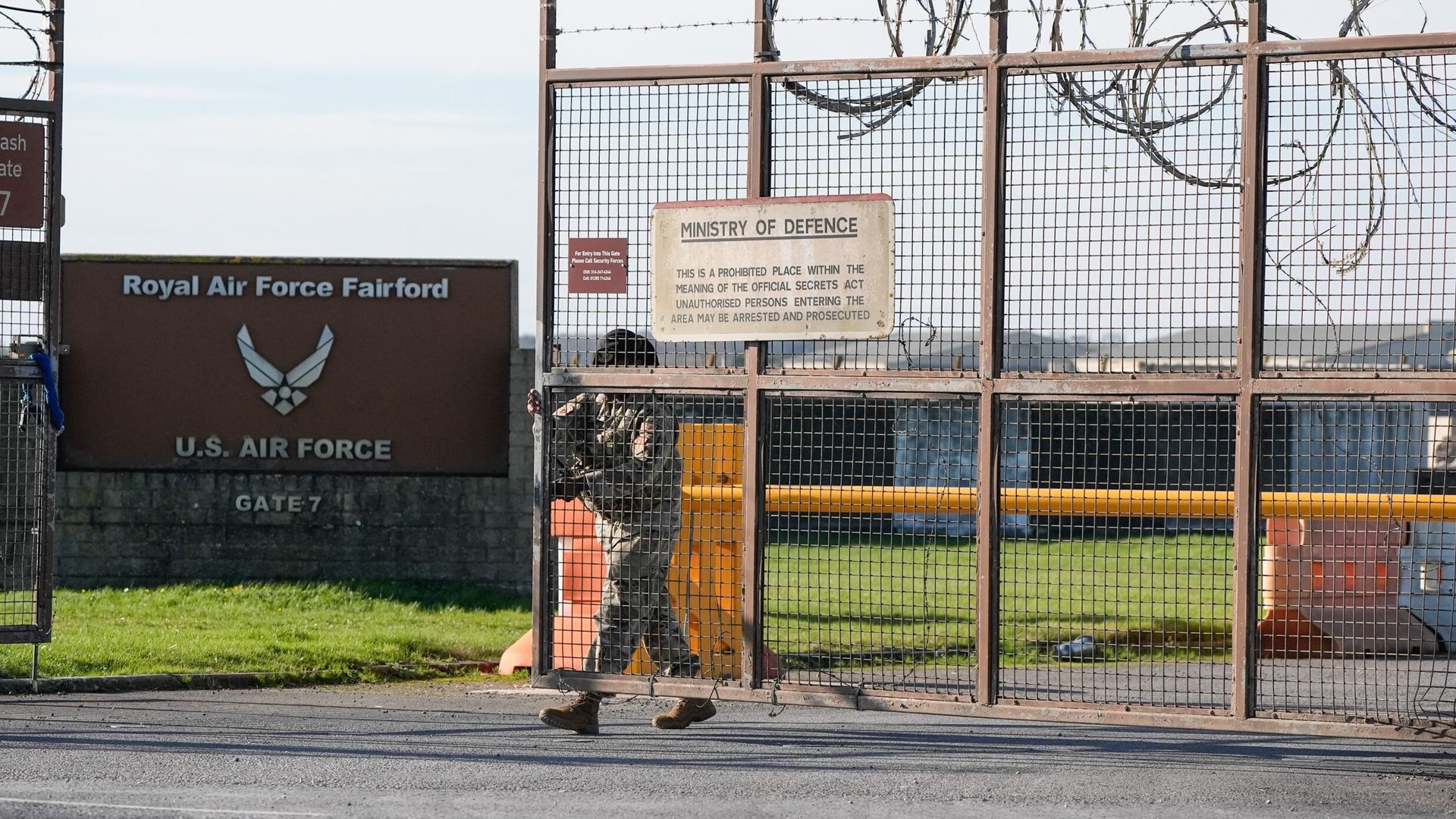 UK-Iranian National Detained in Terror Probe Following RAF Fairford Incident