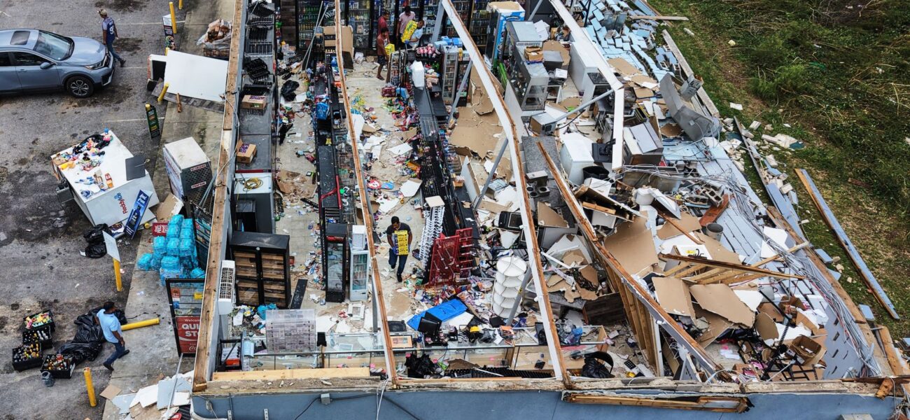 Four Killed as Hurricane Isaias Hits U.S. Gulf Coast; Mexico Prepares for Major Storm Four Killed as Hurricane Isaias Hits U.S. Gulf Coast; Mexico Prepares for Major Storm