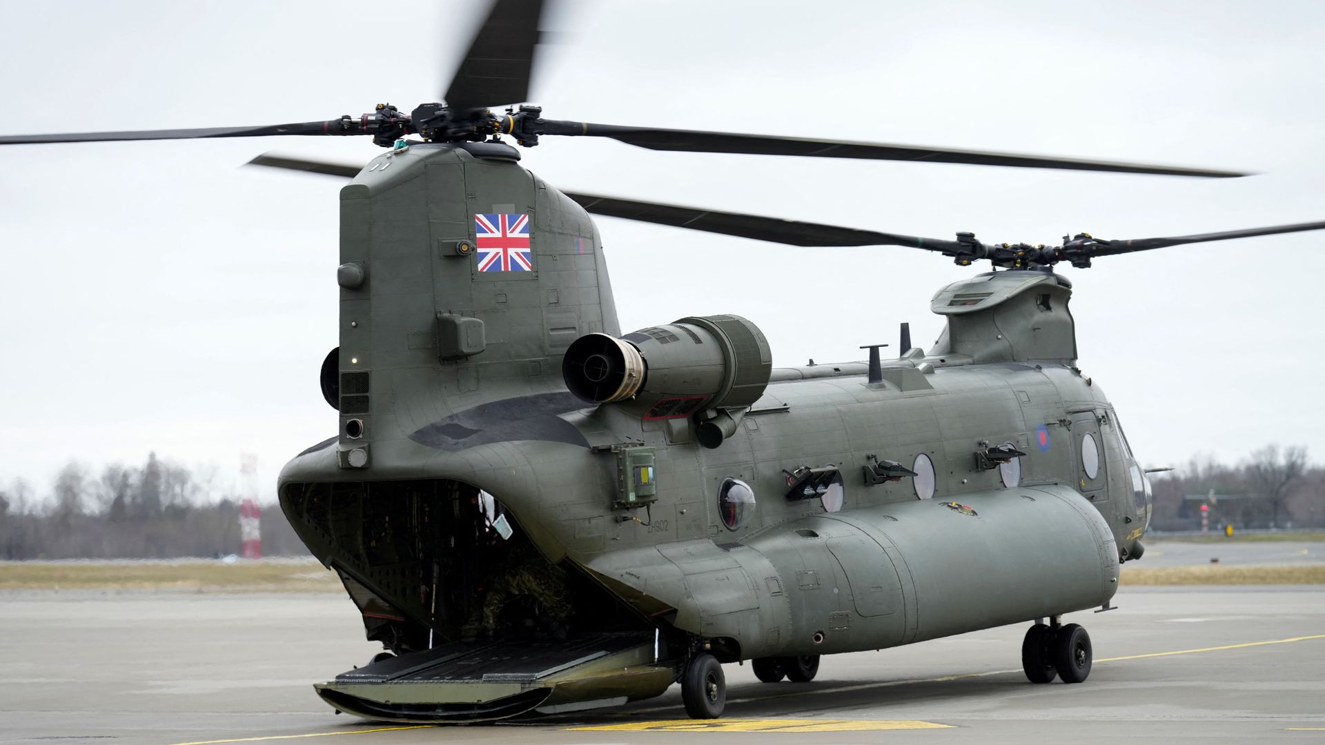 UK Military to Deploy Aircraft for Aerial Wildfire Suppression UK Military to Deploy Aircraft for Aerial Wildfire Suppression