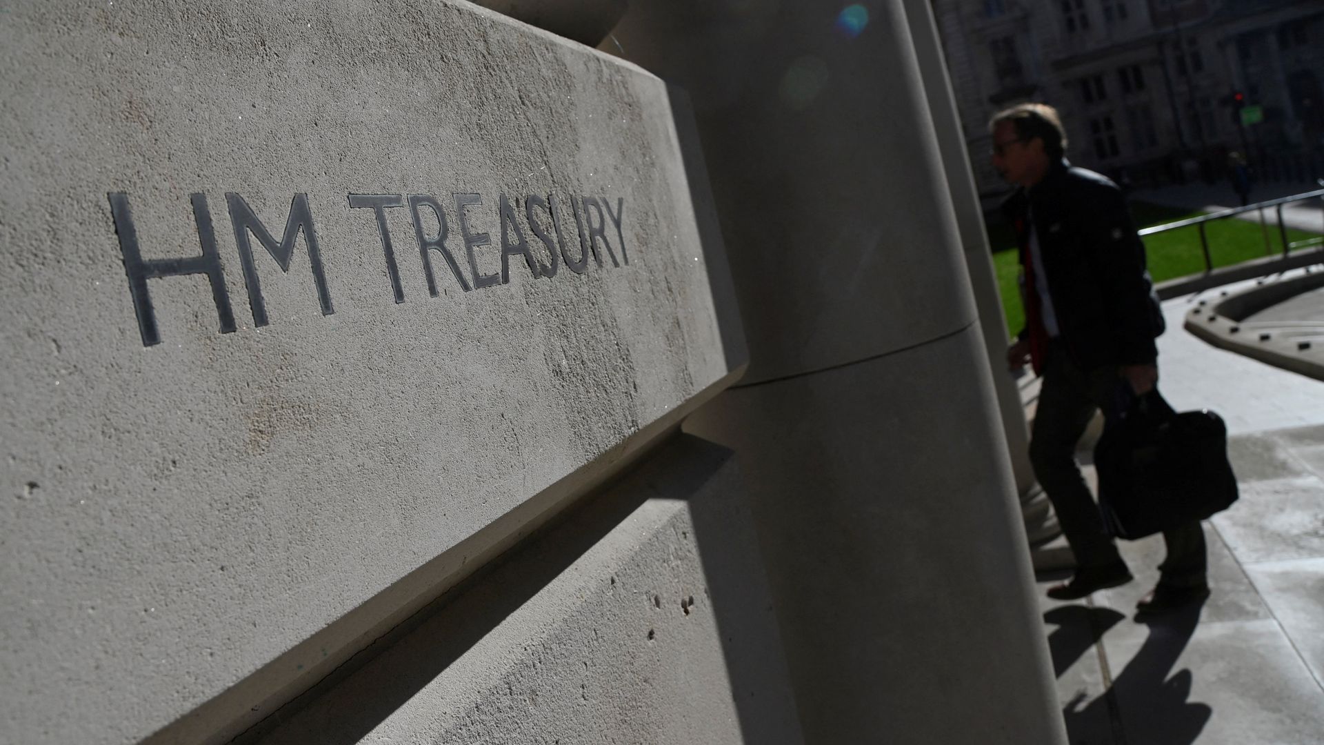 Former Goldman Sachs Vice-Chairman Michael Sherwood Leaves UK Over Tax Hike Fears