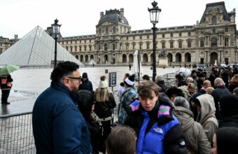 France Deploys 70,000 Officers as Louvre and Museums Close Ahead of Protests