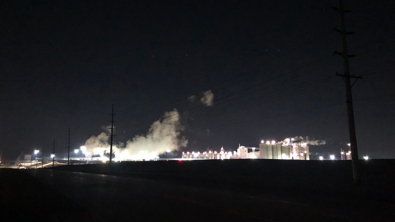 Explosion Sparks Fire at Massive Quaker Oats Facility in Cedar Rapids; No Injuries Reported Explosion Sparks Fire at Massive Quaker Oats Facility in Cedar Rapids; No Injuries Reported