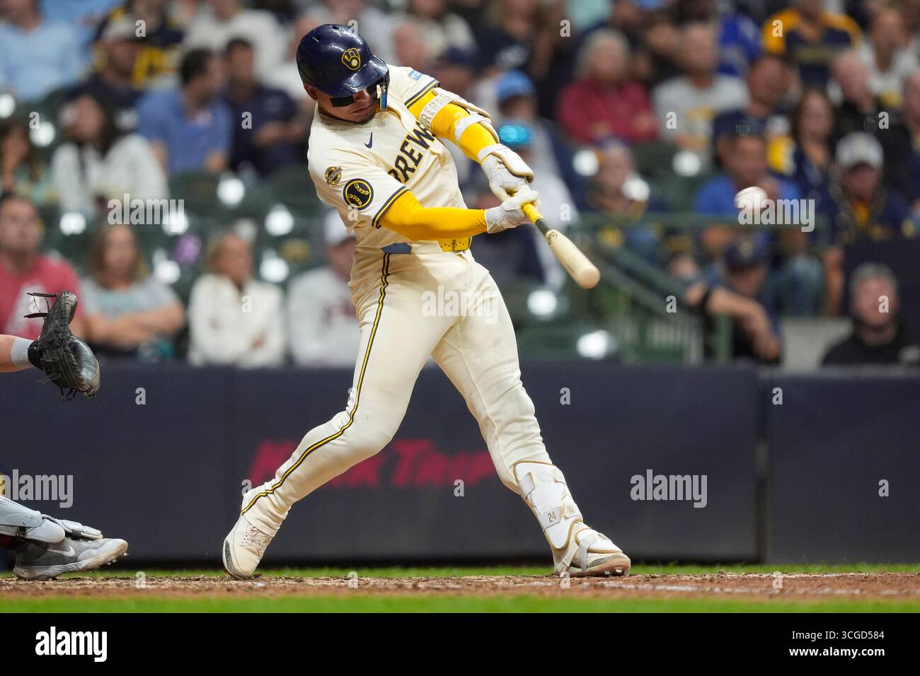 Brewers’ Contreras Shines with Slow Home Run Trots in Postseason Brewers’ Contreras Shines with Slow Home Run Trots in Postseason