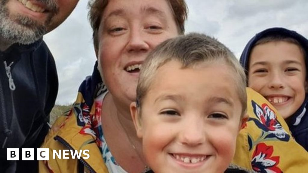 Experts Urge Parents to Prepare Kids for Possible Livestreamed Execution Experts Urge Parents to Prepare Kids for Possible Livestreamed Execution