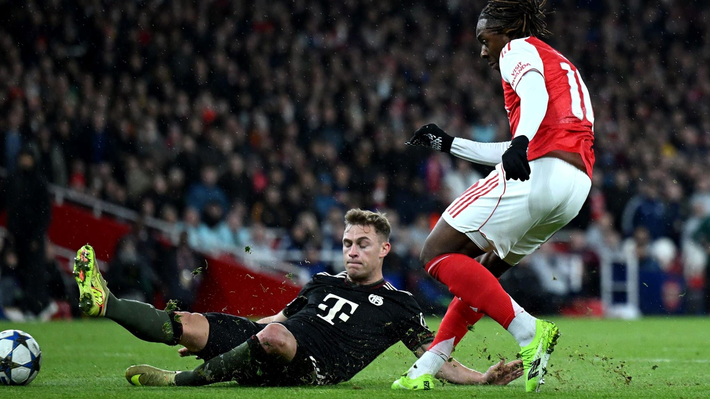 Champions League Roundup: Barcelona and Arsenal Triumph as Bayern Munich Stumbles Champions League Roundup: Barcelona and Arsenal Triumph as Bayern Munich Stumbles