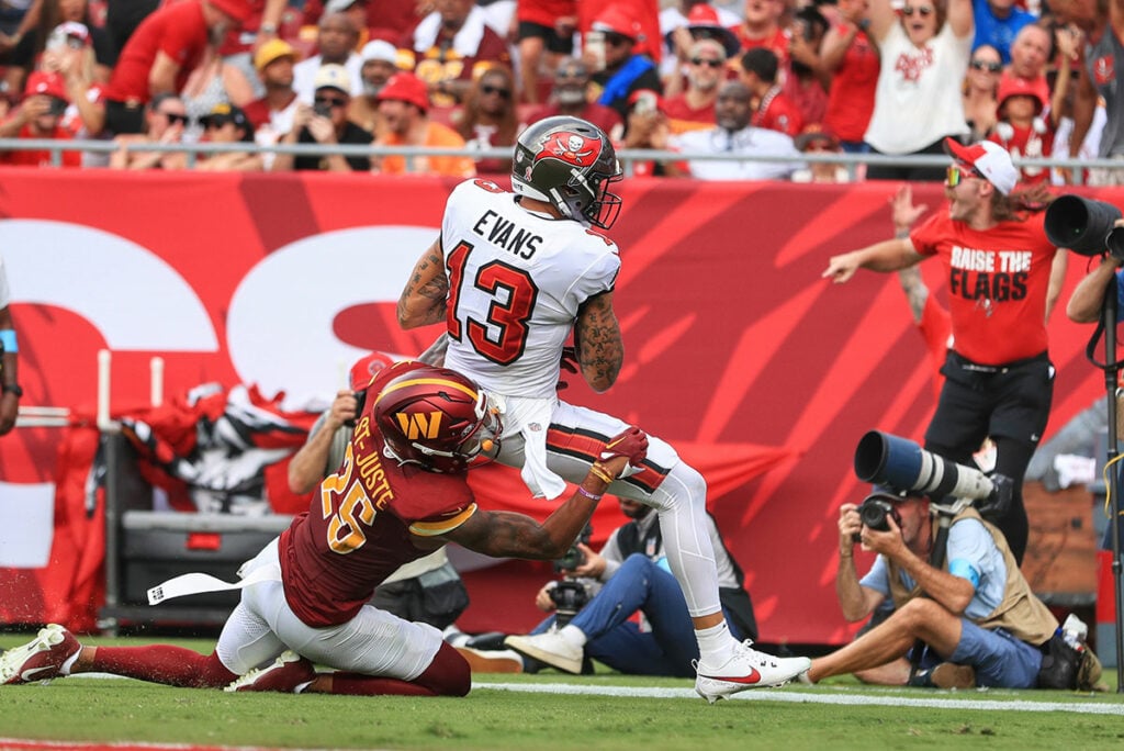 49ers Wide Receiver Mike Evans Exits Match Against Commanders With Achilles Tendinitis 49ers Wide Receiver Mike Evans Exits Match Against Commanders With Achilles Tendinitis