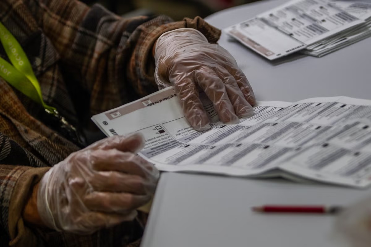 Analysis Finds 40% of DOJ ‘Noncitizen’ Voter List Names Missing from California Rolls Analysis Finds 40% of DOJ ‘Noncitizen’ Voter List Names Missing from California Rolls